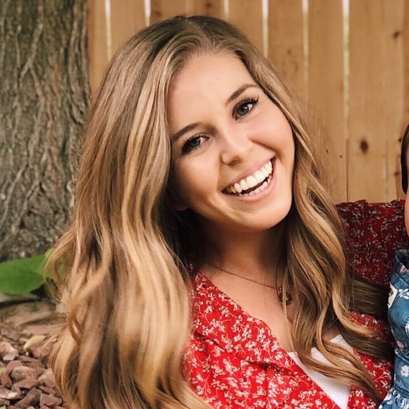 Meet your Posher, Jessica - Picture 1 of 1